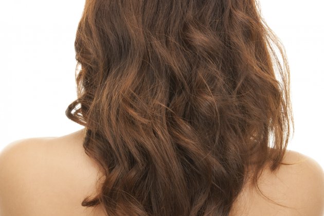 Kératine, arginine, céramides : quels éléments composent nos cheveux ?